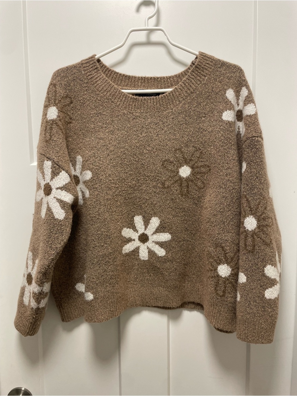 Cozy Brown Daisy-Print Women's Sweater - Picture 1 of 5